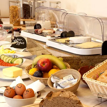 & Restaurant Fischer Hotel Altenstadt (Swabia)